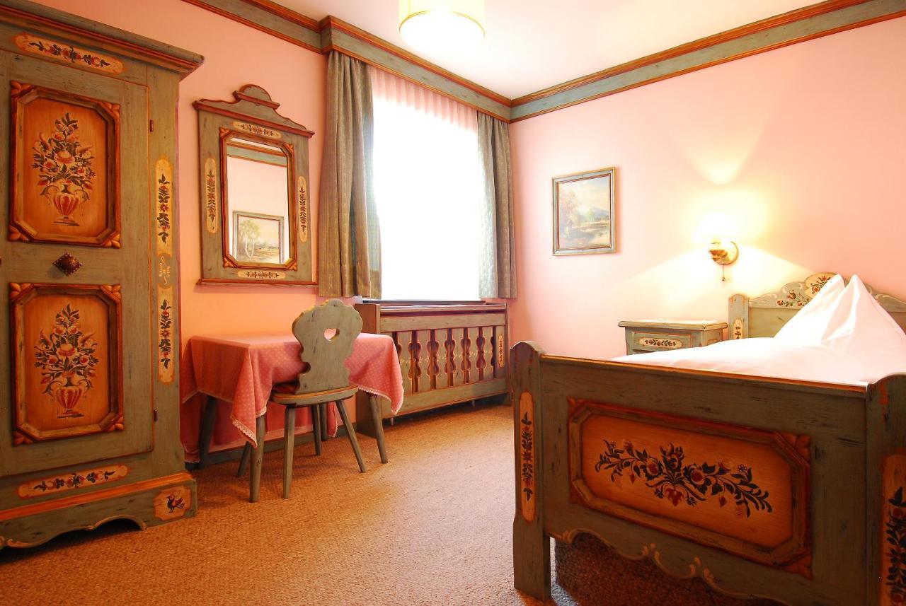 Gasthof Weisses Rossl Hotel Abtenau Room photo